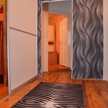 Kalonis Hostal *